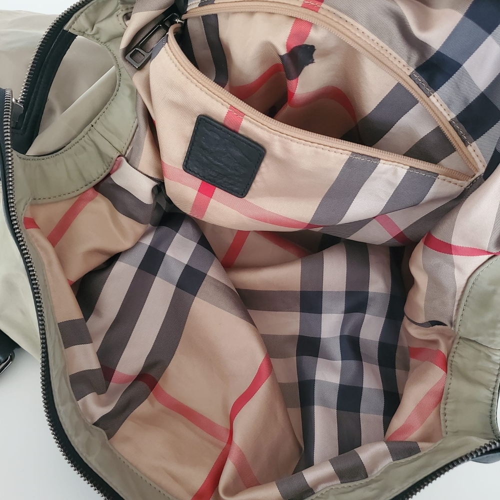 Burberry Large Kahki Buckleigh Tote - Picture 7 of 13